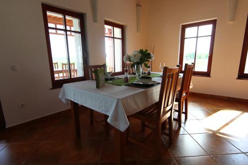 Restaurant, Bibic Nature Lodge in Hortobagy