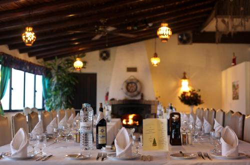 Restaurant, Aeromar Beach Hotel in Montenegro