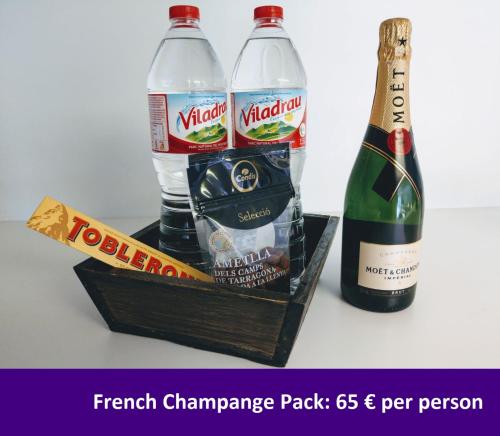 Apartment Barcelona Rentals - Private Pool and Garden Center - image 5