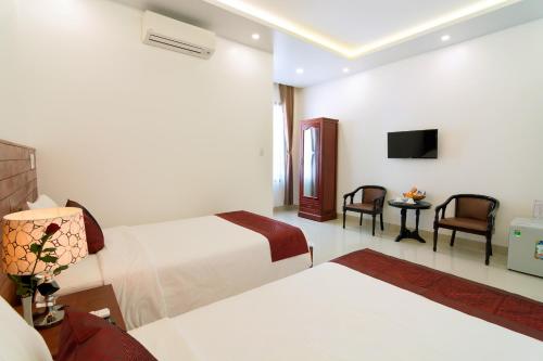 Gia Phat Set in a prime location of Hoi An, Gia Phát puts everything the city has to offer just outside your doorstep. The property has everything you need for a comfortable stay. Service-minded staff will we