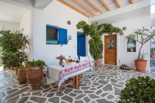 Ragoussis House - image 12