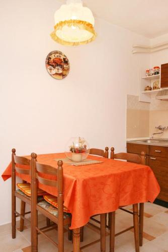 Apartments with a parking space Vrbnik Krk - 5392 - image 8