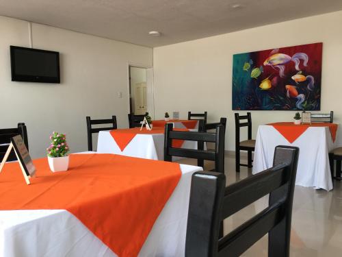 Restaurant, Regine's Manizales By Hoteles Confort 80 in Ecoturistico Cerro de Orro