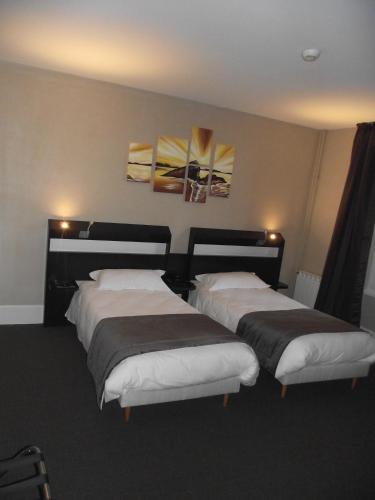 Logis Hotel des Bourbons - image 2