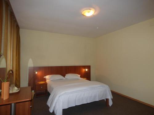 Gura Padurii in Poiana Tapului