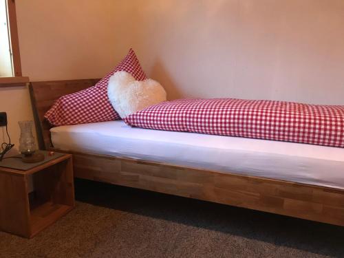 Chalet & Almhostel Alpenperle - Selbstversorger Unterkunft Room Type - Single Room with Shared Shower and Toilet