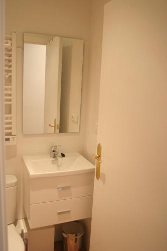 7 Moons Bed & Breakfast - image 6