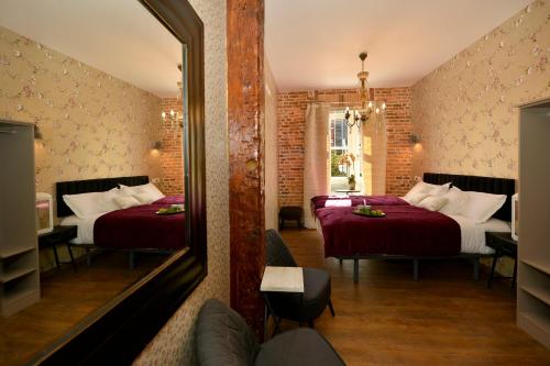 Center Suite