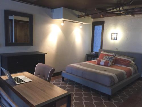 Vail View Loft - Slope-view condo, free bus for quick access to Vail Village thumb 2