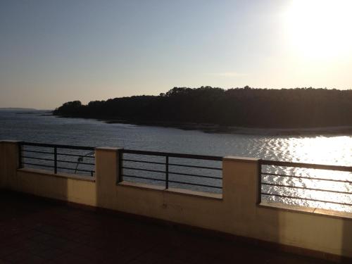 Apto. con terraza y vistas al mar