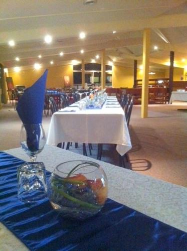 Bankett-terem, Caves Motor Inn in Hangatiki