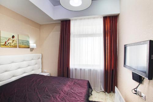 ApartHotel Arbat Vladivostok ApartHotel Arbat Vladivostok is a popular choice amongst travelers in Vladivostok, whether exploring or just passing through. The property has everything you need for a comfortable stay. Service-minde