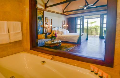 room detail thumbnail 2