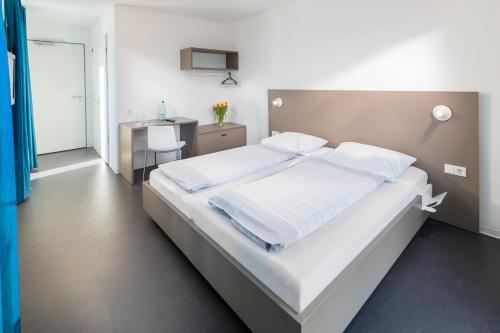 1 double bed