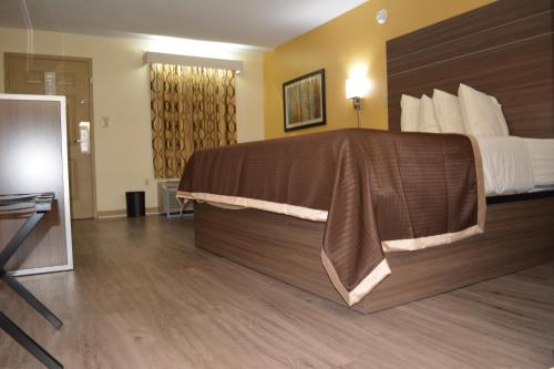 Southern Inn Lumberton - image 2