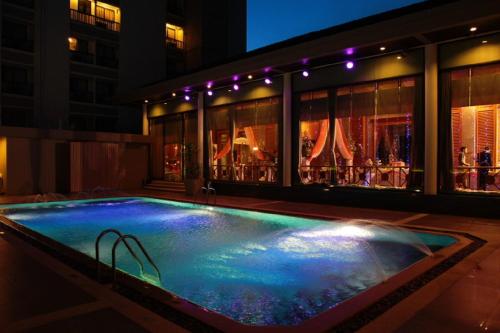 สระว่ายน้ำ, โรงแรมเอสดี อเวนิว (SD Avenue Hotel) in ธนบุรี
