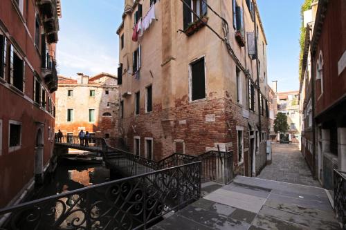 Santo Stefano Apartment - image 13