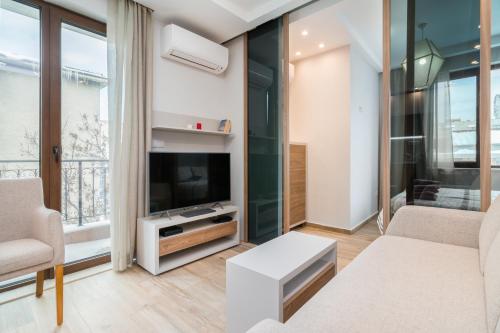 M&M Modern & Multifunctional One Bedroom Apartment by Flat Mаnager Room Type - Apartment