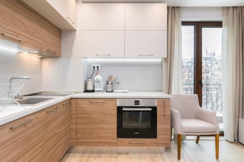 M&M Modern & Multifunctional One Bedroom Apartment by Flat Mаnager, Sofia (photo 3)