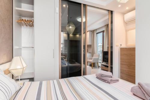 M&M Modern & Multifunctional One Bedroom Apartment by Flat Mаnager, Sofia (photo 9)