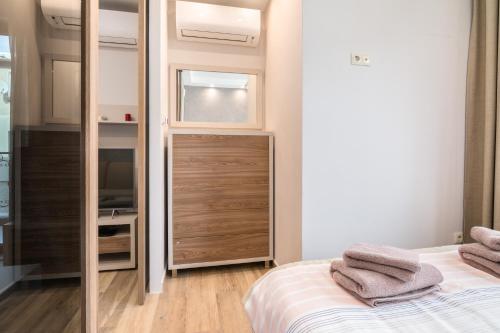 M&M Modern & Multifunctional One Bedroom Apartment by Flat Mаnager, Sofia (photo 11)
