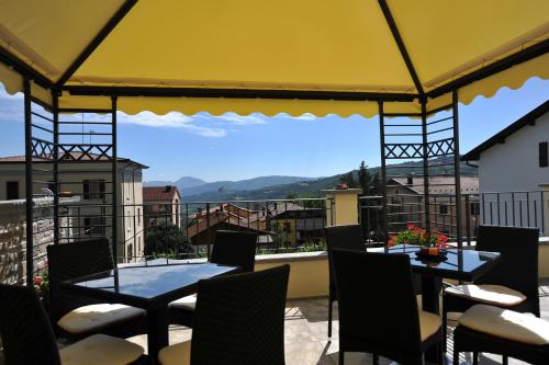 Erkély/terasz, Hotel Montepizzo in Lizzano in Belvedere