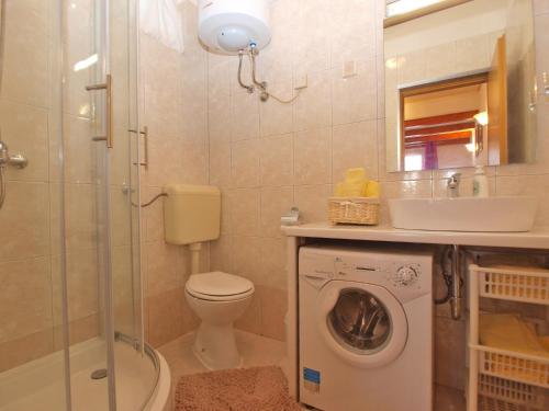 Apartment image 9