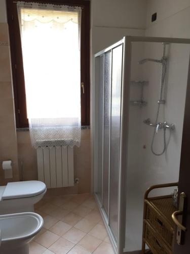 Shower, Casa Girasole in Fino Mornasco