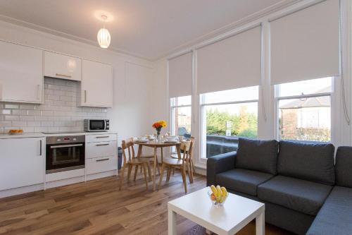 Gorgeous 2 Bed Flat Near Central London For 6, , London