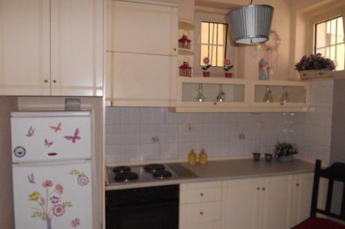  Thessaloniki Airport Apartment & Mall Cosmos in Néon Rýsion