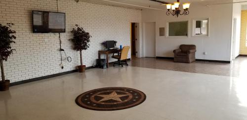Americas Premier Inn - main image