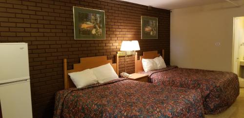 Americas Premier Inn - image 3