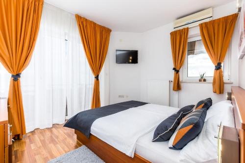 Deluxe Double Room with Balcony and Sea View