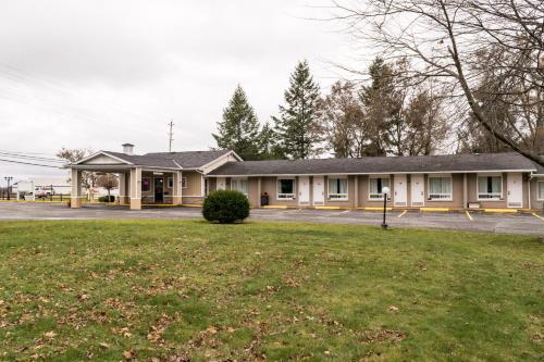 Countryside Inn 5