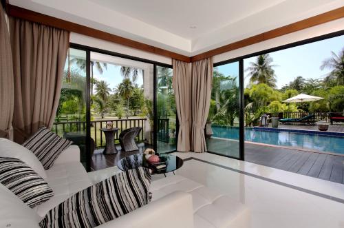 Racha Island Resort in Racha Island