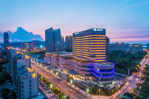 Jingling Shihu Garden Hotel 