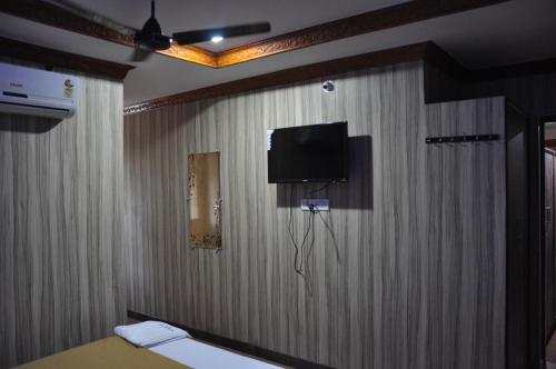 C.M. Hotel