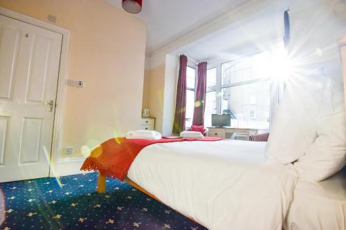 Eastbourne Reymar - image 8