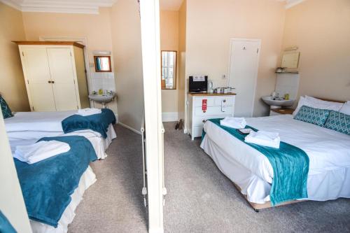 Eastbourne Reymar - image 5