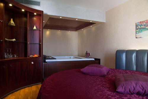 Grand Suite room in Cefalu Sea Palace