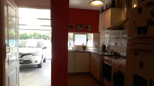 Kitchen, Casa con pileta Aeropuerto Circunvalacion Kempes Quorum Siglo 21 near Ingeniero Aeronáutico Ambrosio L.V. Taravella International Airport