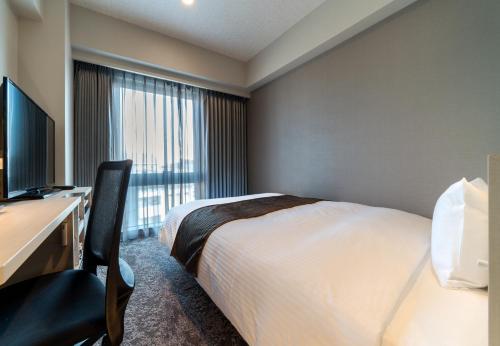 Double Room with Shower - Non-Smoking  image 6