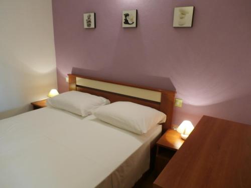  Apartment Milna Lulu in Milna