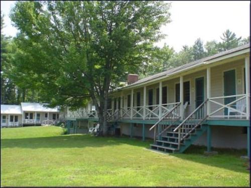 Highland Lake Resort - Accommodation - Bridgton