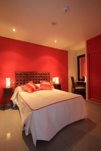 Double or Twin Room with Complimentary Spa Access Casa Baños de la Villa 28