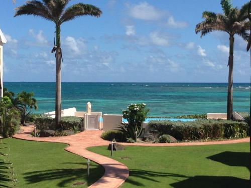 View, Eden Blue in Sainte Anne