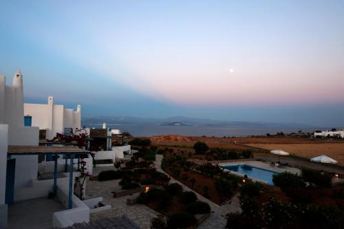  White Cliff Villas in Naoussa
