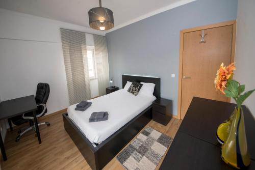  Ocean Avenue Beach Surf Sun in Quinta de Santo António