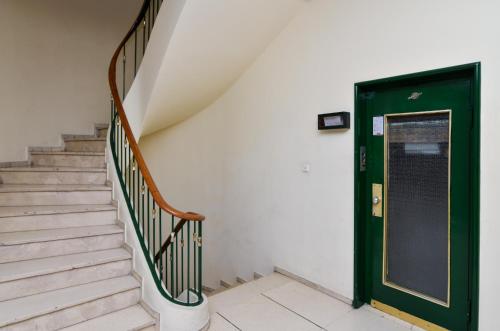 Athens heart, Syntagma metro studio