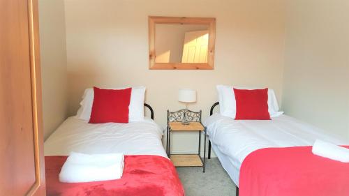 Swindon City Centre Duplex - EnterCloud9SA, Swindon (photo 4)